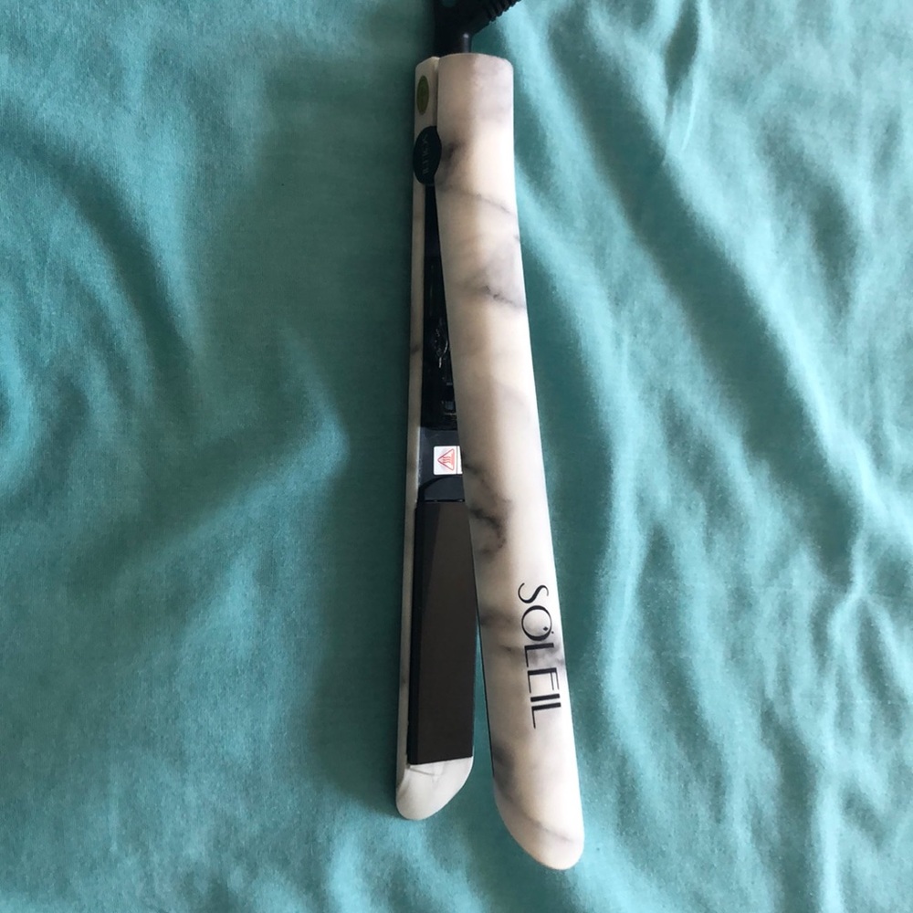 Brand new!!! Soleil marble hair straightener